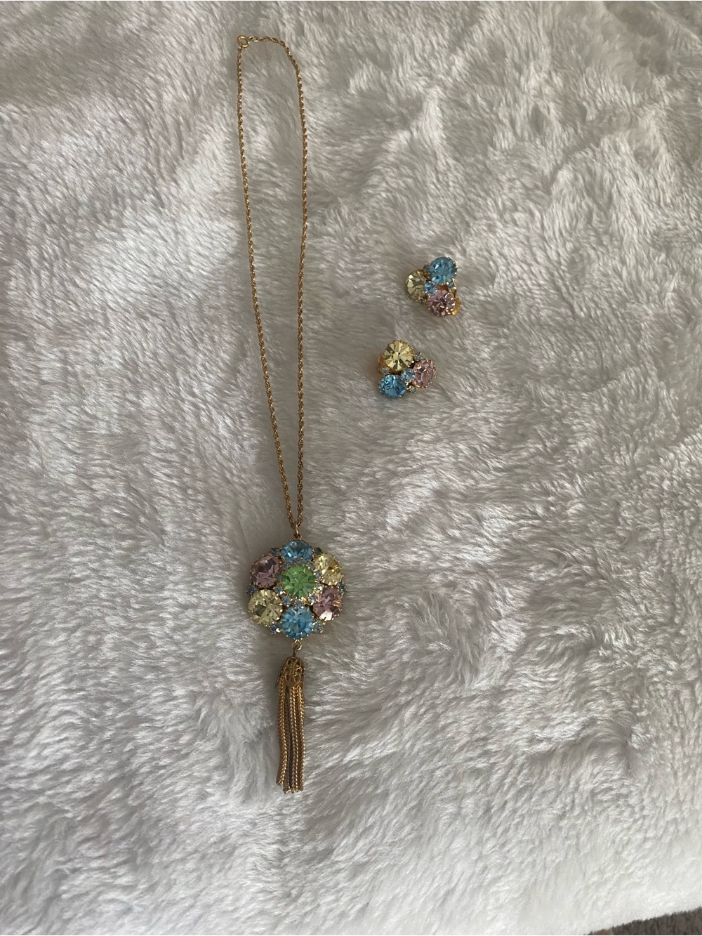 Vintage Gold-Tone Multicolor Rhinestone Pendant Necklace And Clip Earrings Set - Picture 11 of 12